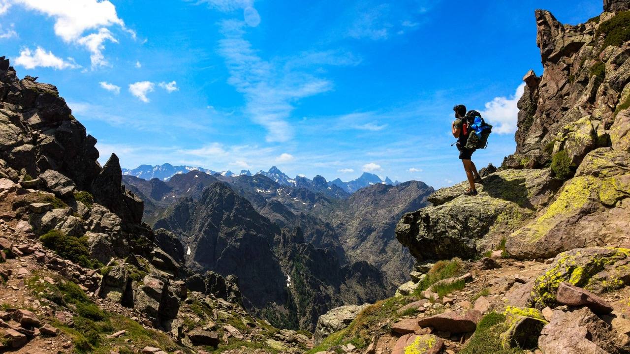 Fotos: Fito Pérez Morales, el joven de Gernika que recorre el mundo en ambulancia