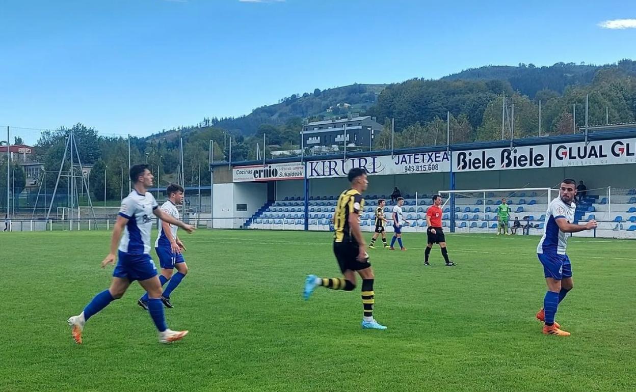 El conjunto de Basauri no pudo pasar del empate en casa del Lagun Onak pese a empezar marcando. 