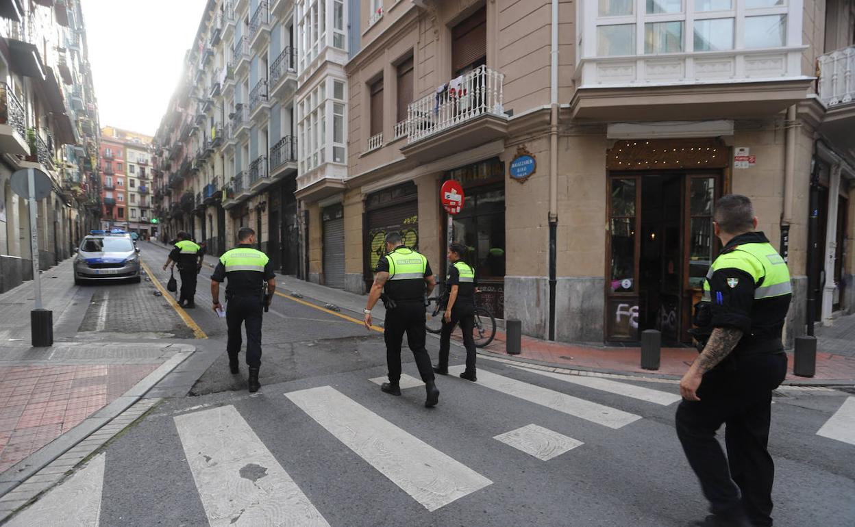 Dos detenidos por apuñalar a un joven en plena calle en San Francisco