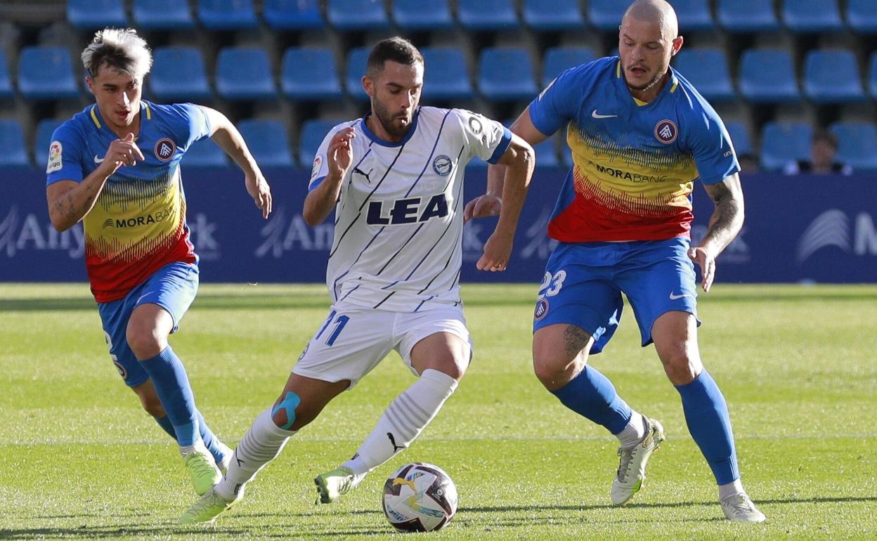 Rioja, muy destacado en Andorra como revulsivo, vuelve al once titular ante el Sporting. 