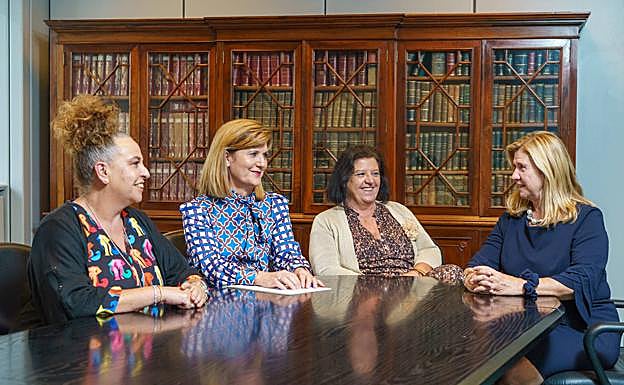 Cotelo, Guerrero, González y Pérez de Lazarraga, en el interior del Palacio de Justicia.