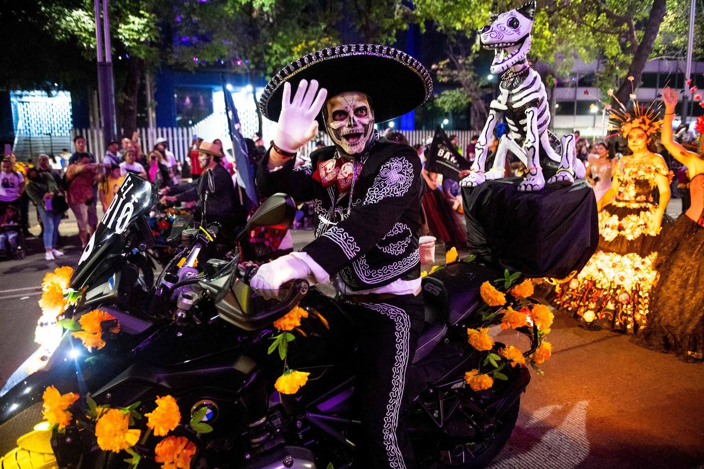 Fotos: Las catrinas toman la Ciudad de México como preámbulo al Día de Muertos