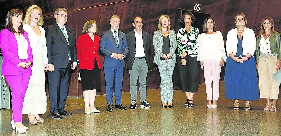 Arantza Acha, Nieves Fernández, Juan Mari Aburto, Silvia Escobar, Iñigo Urkullu, Daniel Innerarity, Ana Otadui, Lorea Bilbao, Beatriz Artolazabal, Teresa Laespada y Nerea Lupardo.