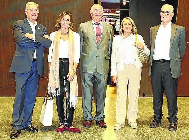 Txema Villate, Nuria López de Guereñu, Toño Rodríguez, Carmen Sánchez y Txabi Anuzita.