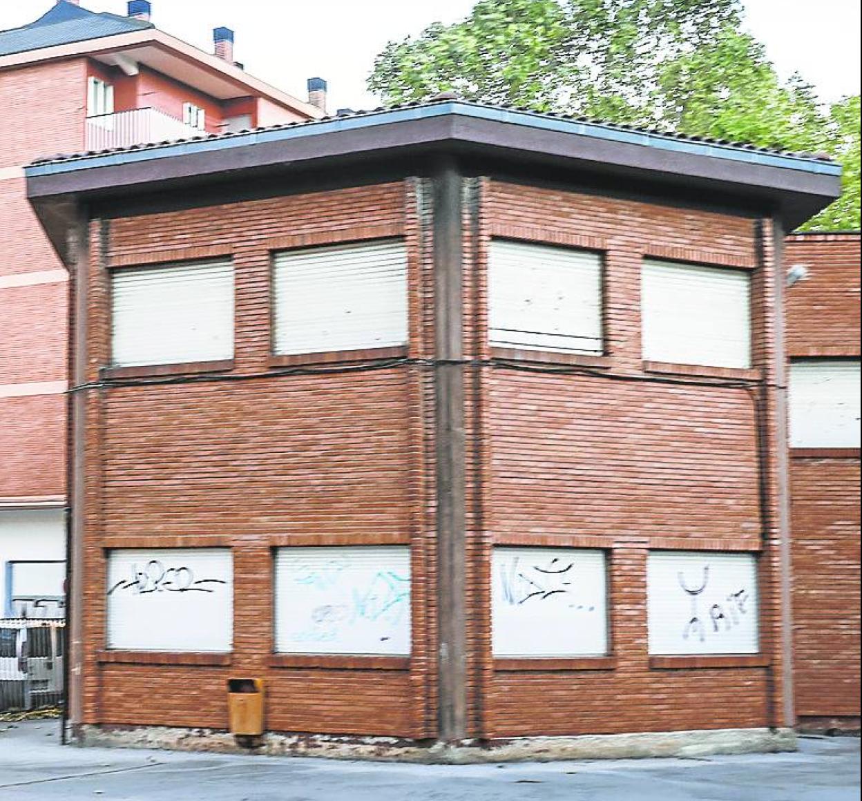 Edificio de Vicente Manterola planteado para el equipamiento. 