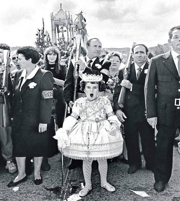 'El paje de la cruz' (Abarán, Murcia, 1993), una de las potentes imágenes de la muestra. 