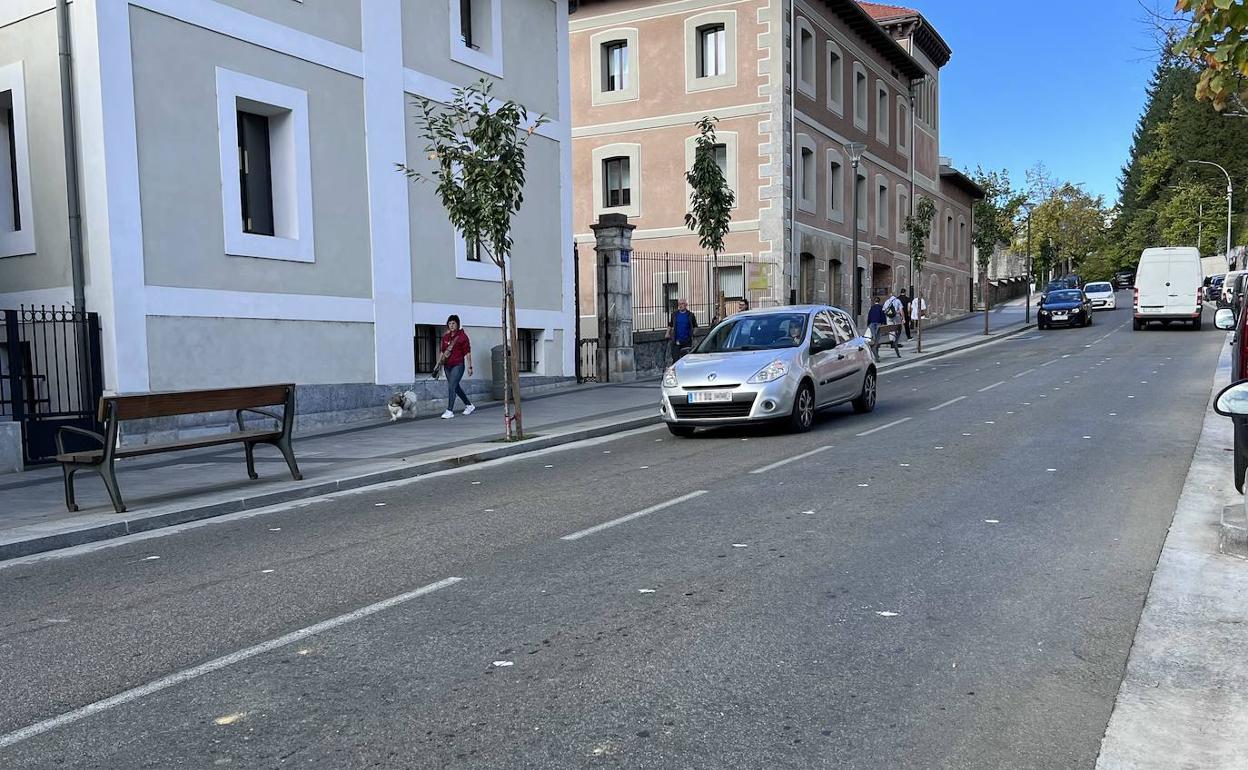 Llodio traslada las bicicletas a la carretera y amplía las aceras