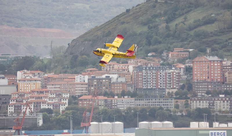 El hidroavión marcha con los depósitos cargados