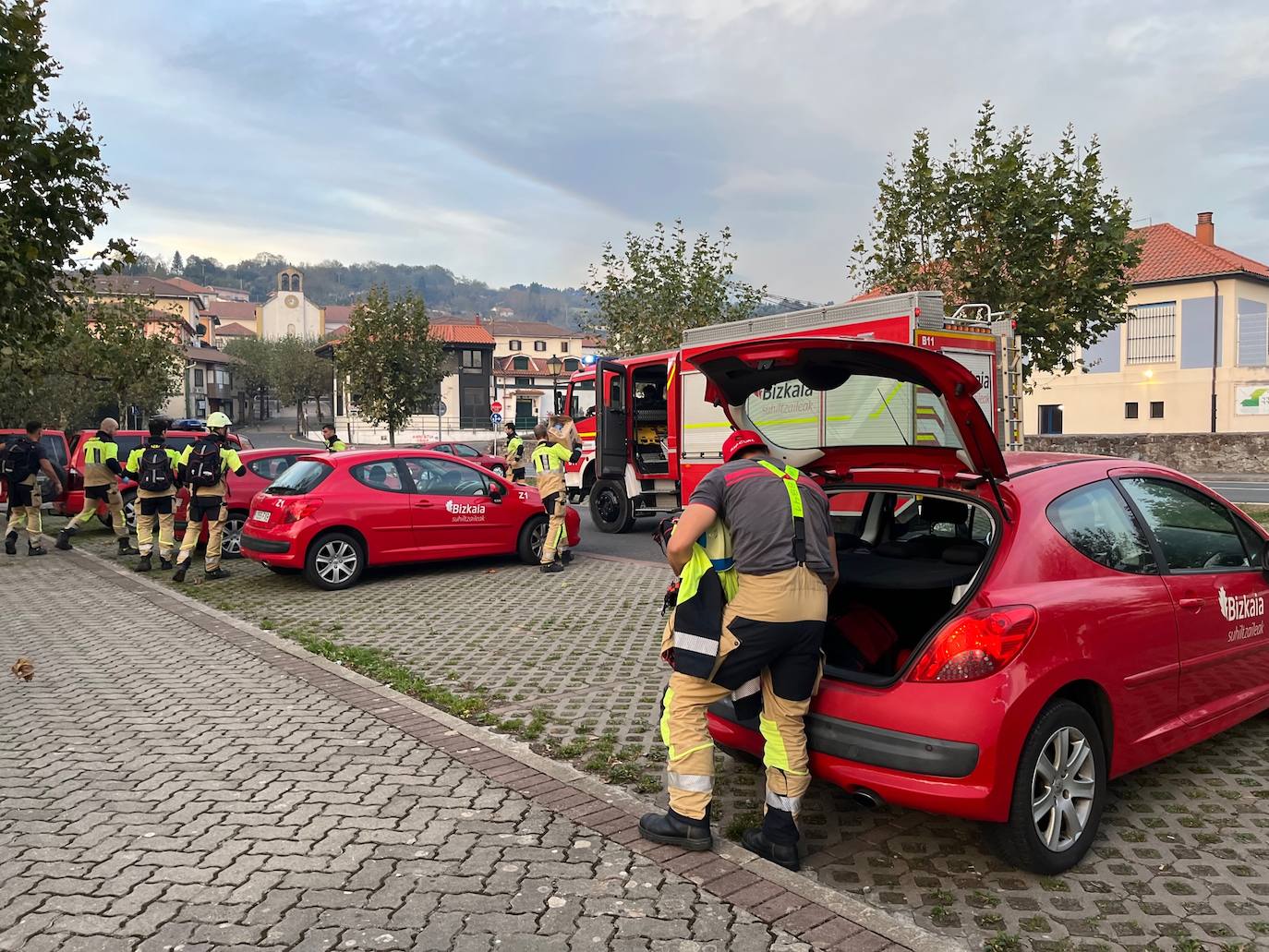 Dotaciones de Bomberos en La Arboleda. 