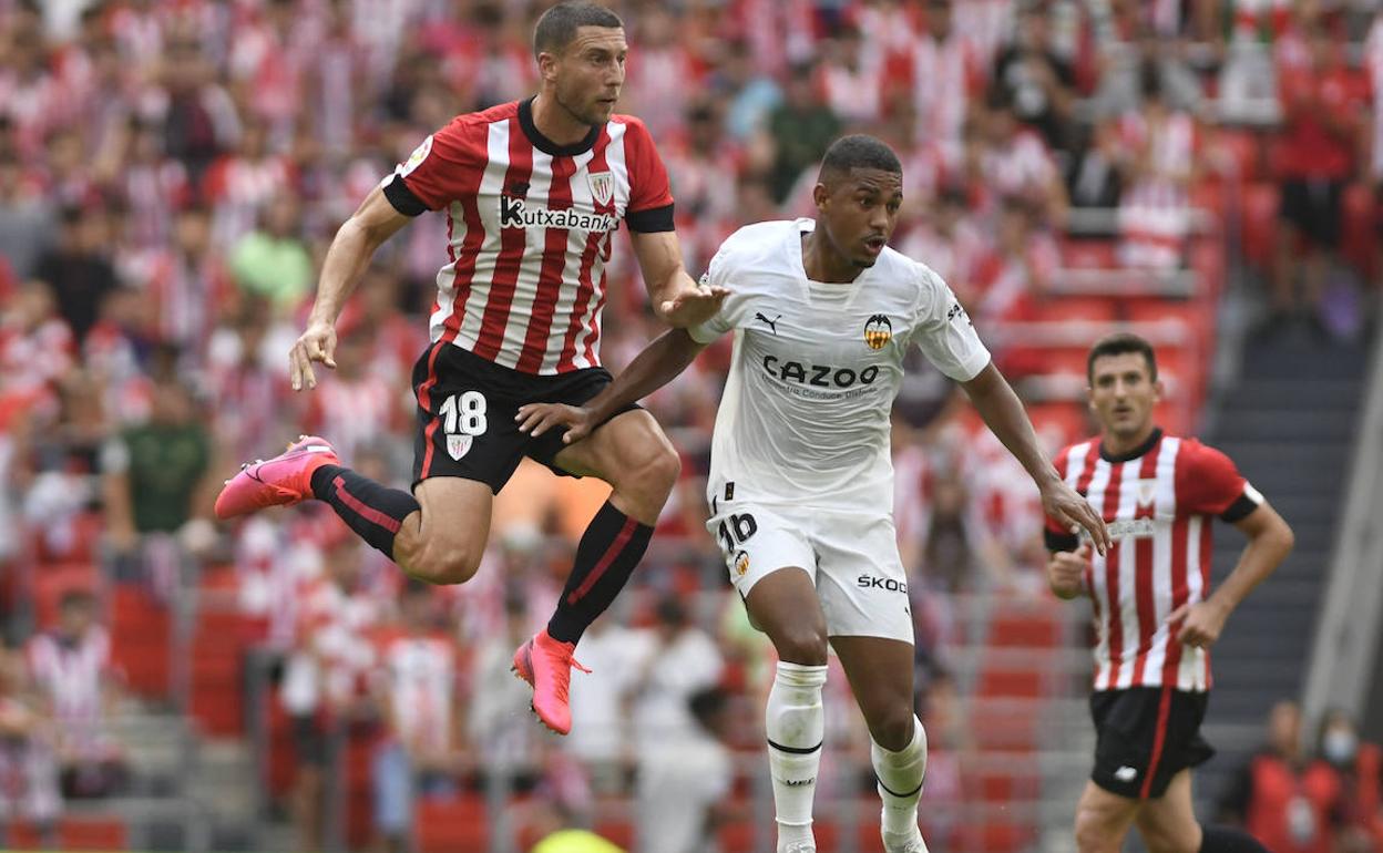 De Marcos ha jugado los 11 partidos de Liga y todo en calidad de titular. 