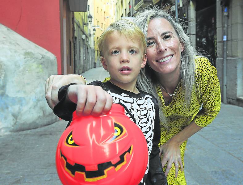 Lexi Fishbaugh, de Iowa, festejará Halloween junto a su familia y una treintena de amigos en un txoko de Bilbao. 