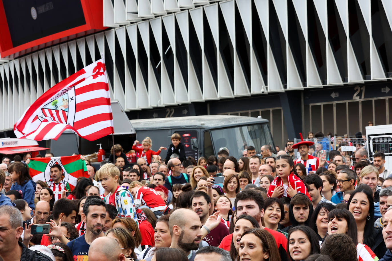 Fotos: La fiesta previsa al partido del Athletic contra el Villarreal en San Mamés