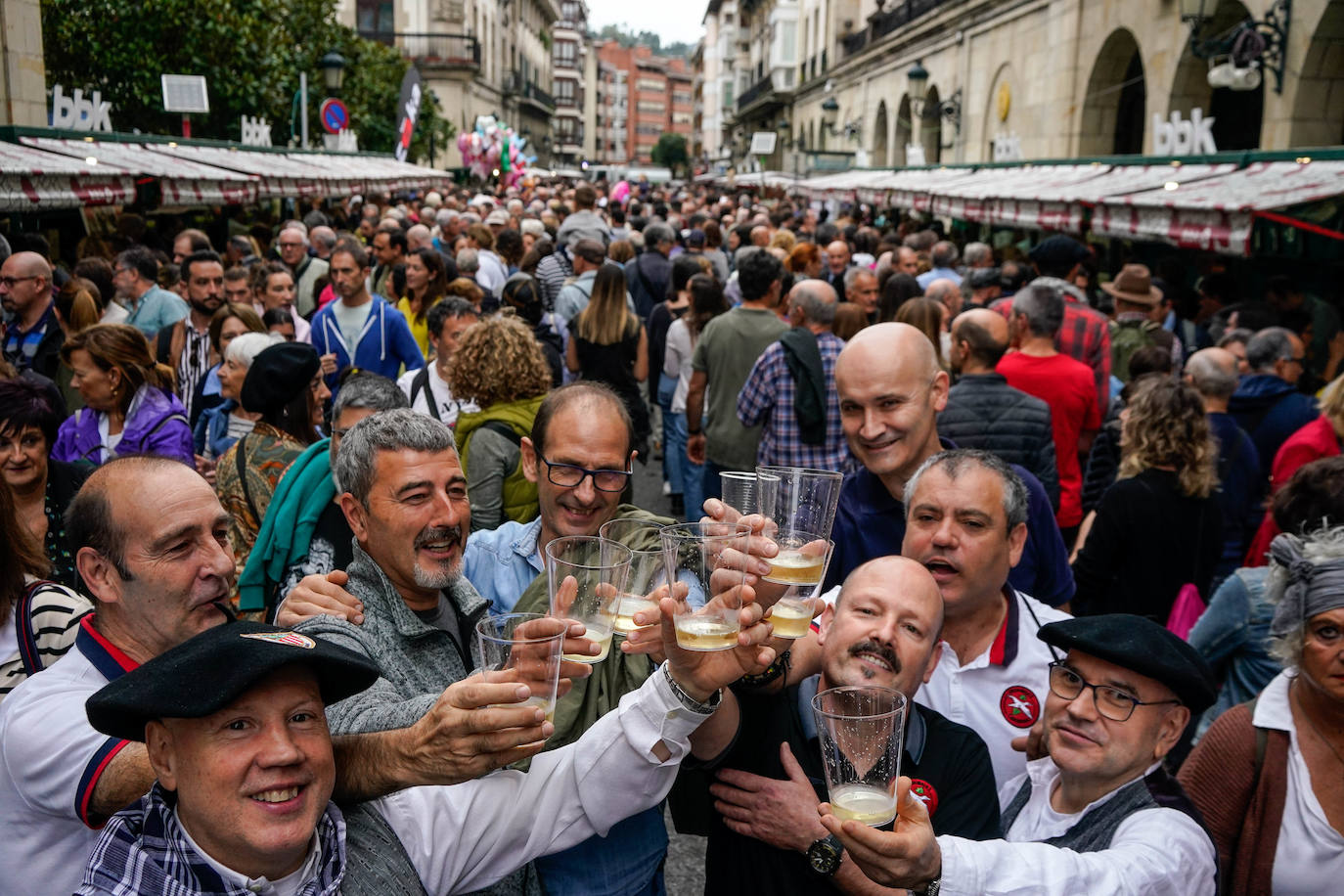 Fotos: Las imágenes del Último Lunes de Gernika