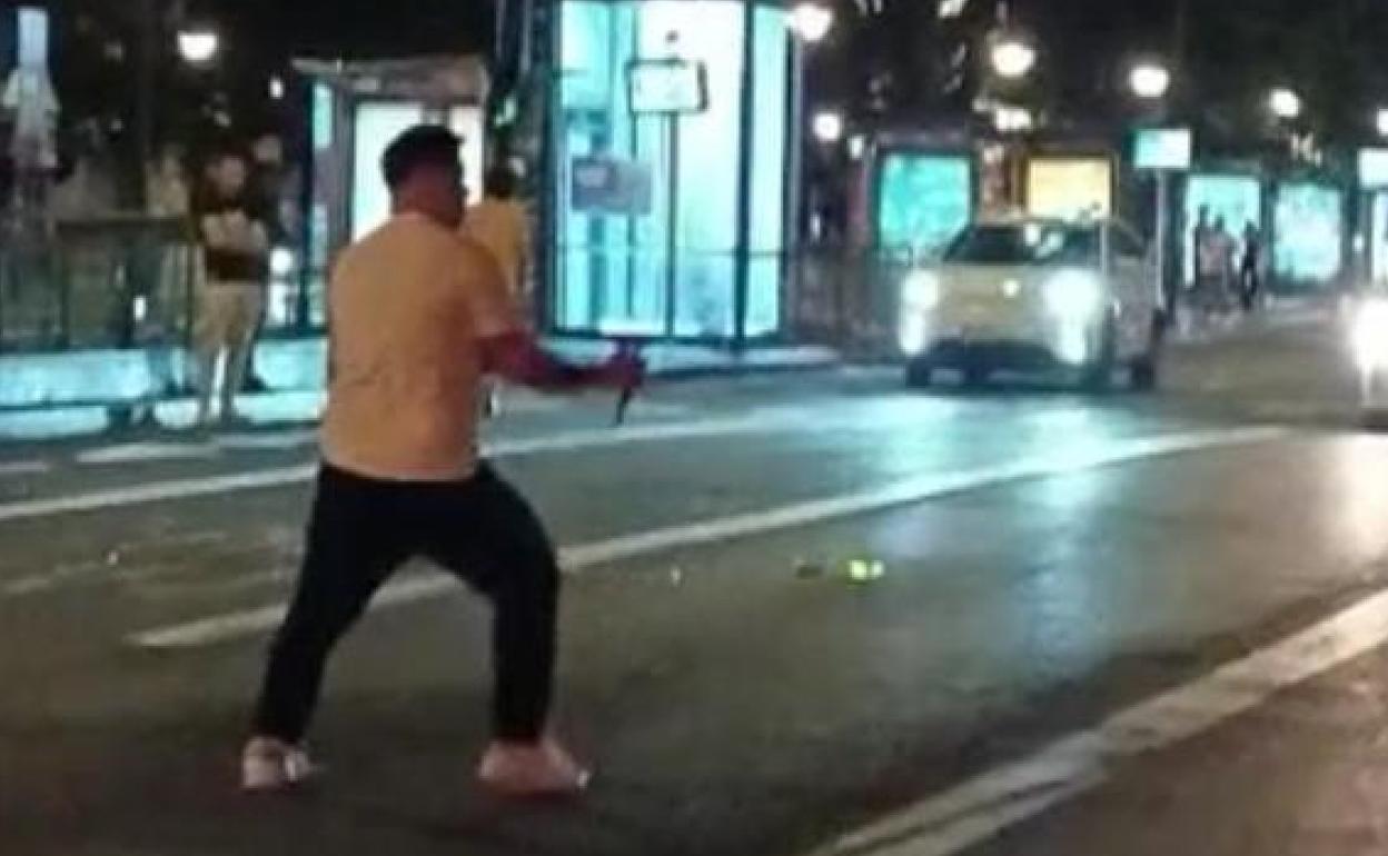 Multitudinaria pelea con cuchillos en el centro de San Sebastián | El Correo