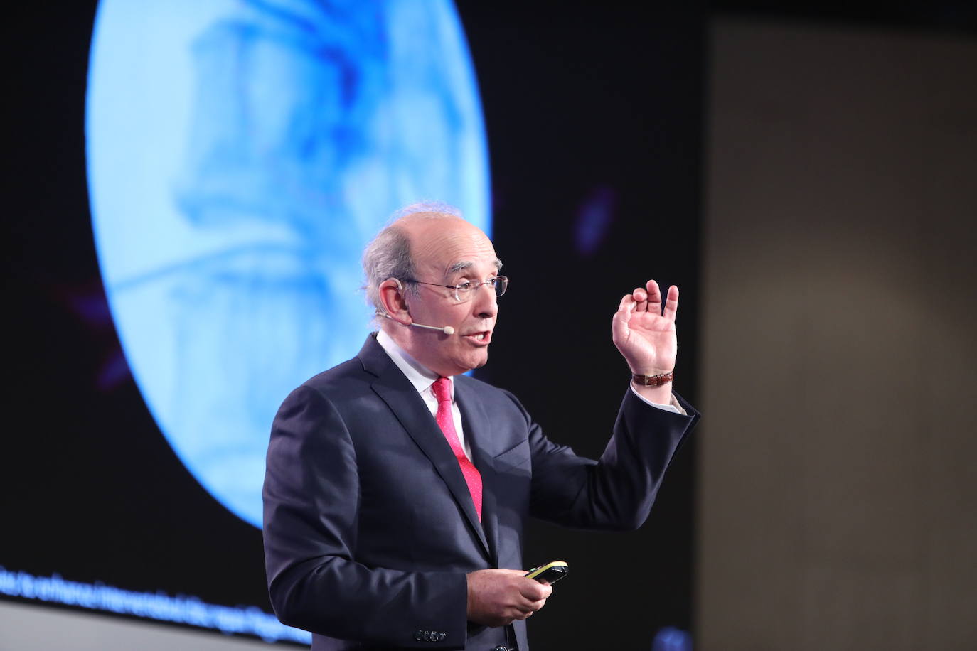 Anitua, durante una intervención en un congreso.