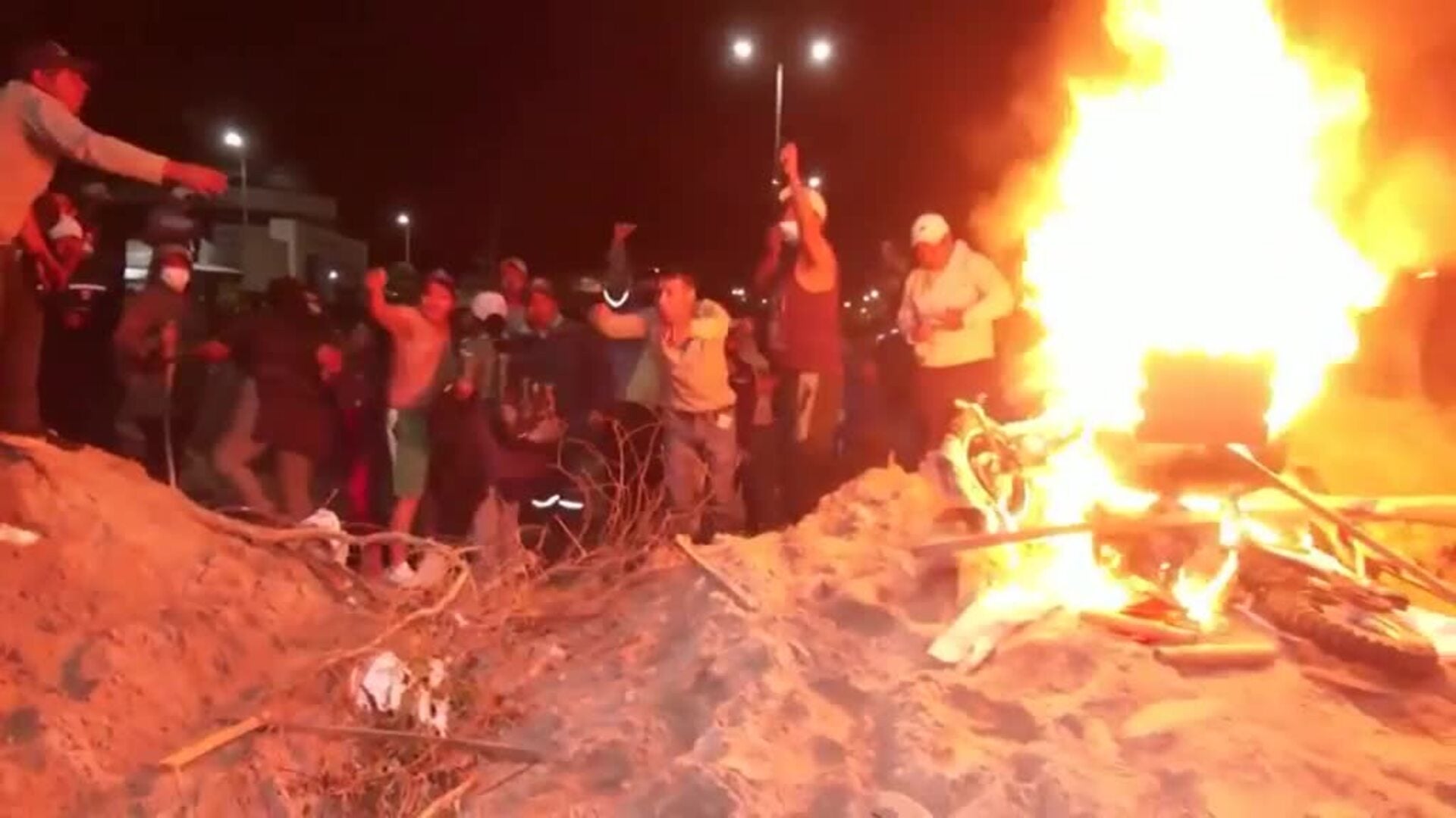 Bolivia cumple 12 días de violentas protestas