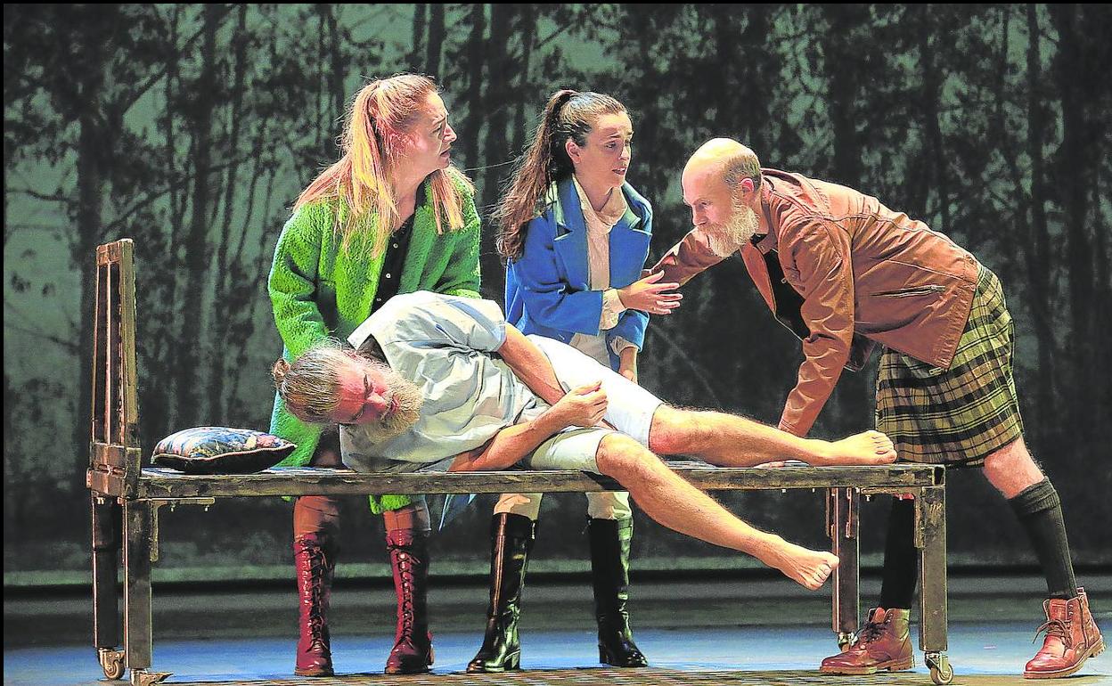 Una escena de 'Lear', la adaptación de la tragedia de Shakespeare dirigida por Richard Sahagún que se representa en el Arriaga desde mañana hasta el domingo. 