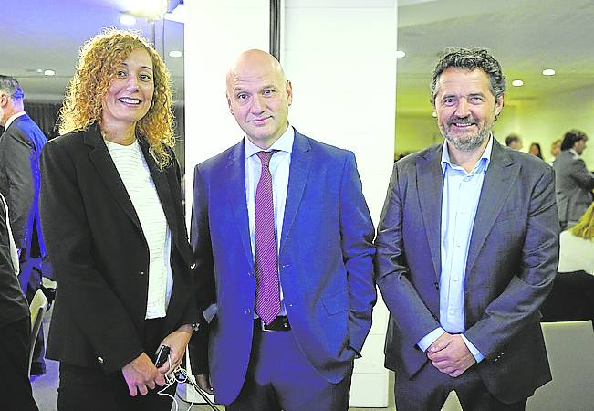 Iratxe Flamarique, Jokin Gorriti y Óscar Muguerza.