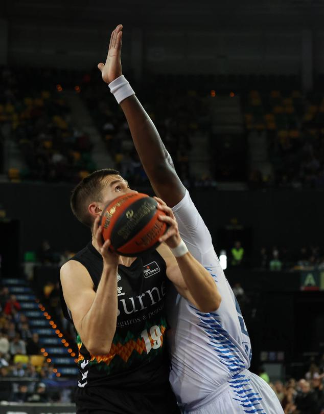 Fotos: Las mejores imágenes del Bilbao Basket frente al Fuenlabrada