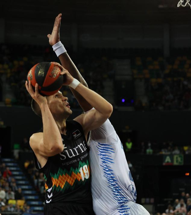 Fotos: Las mejores imágenes del Bilbao Basket frente al Fuenlabrada