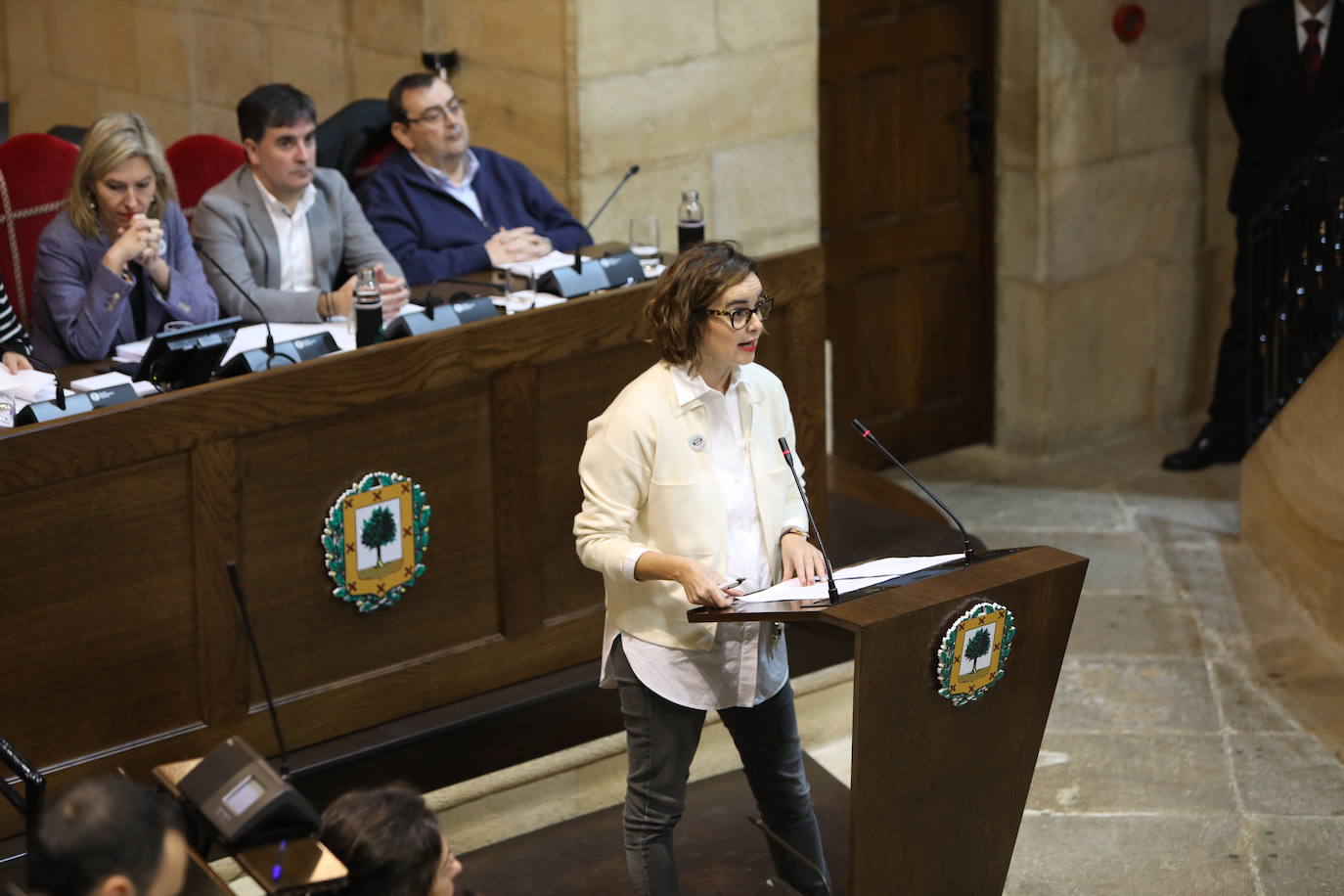 Fotos: Lágrimas de emoción entre los vecinos de Usansolo en Gernika tras aprobarse la desanexión de Galdakao