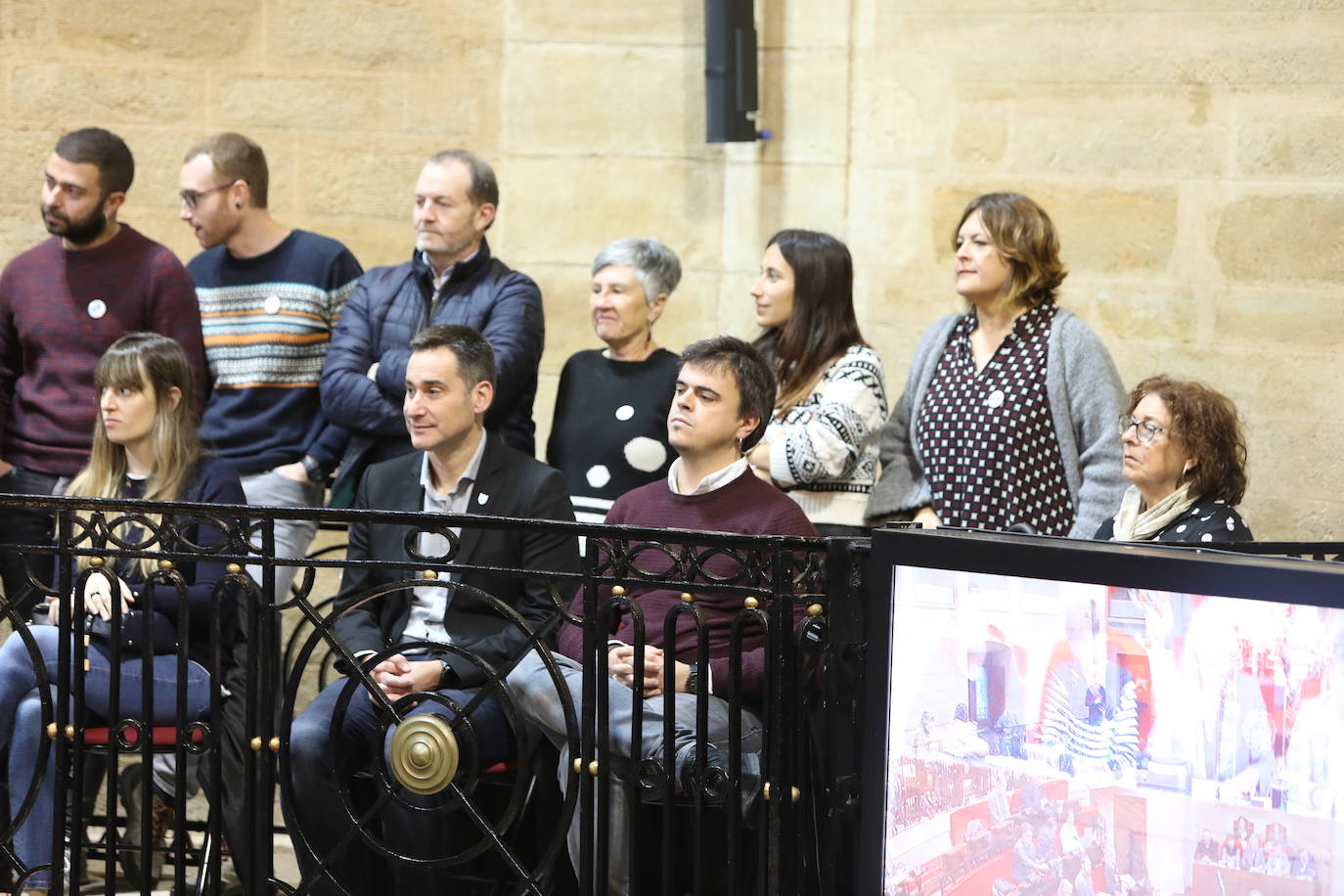 Fotos: Lágrimas de emoción entre los vecinos de Usansolo en Gernika tras aprobarse la desanexión de Galdakao
