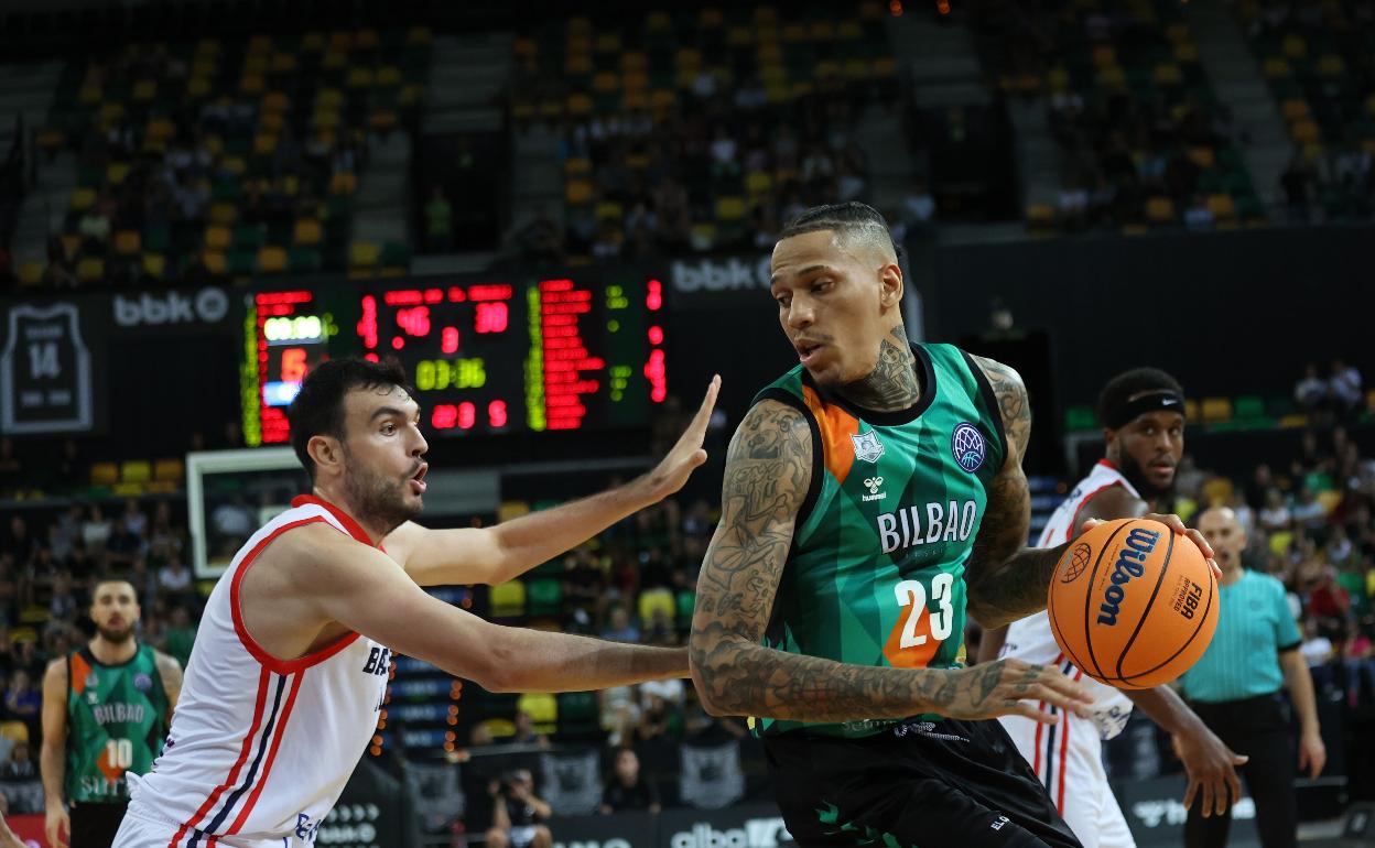 Kyser, en una acción ofensiva durante un partido de la Champìons europea. 