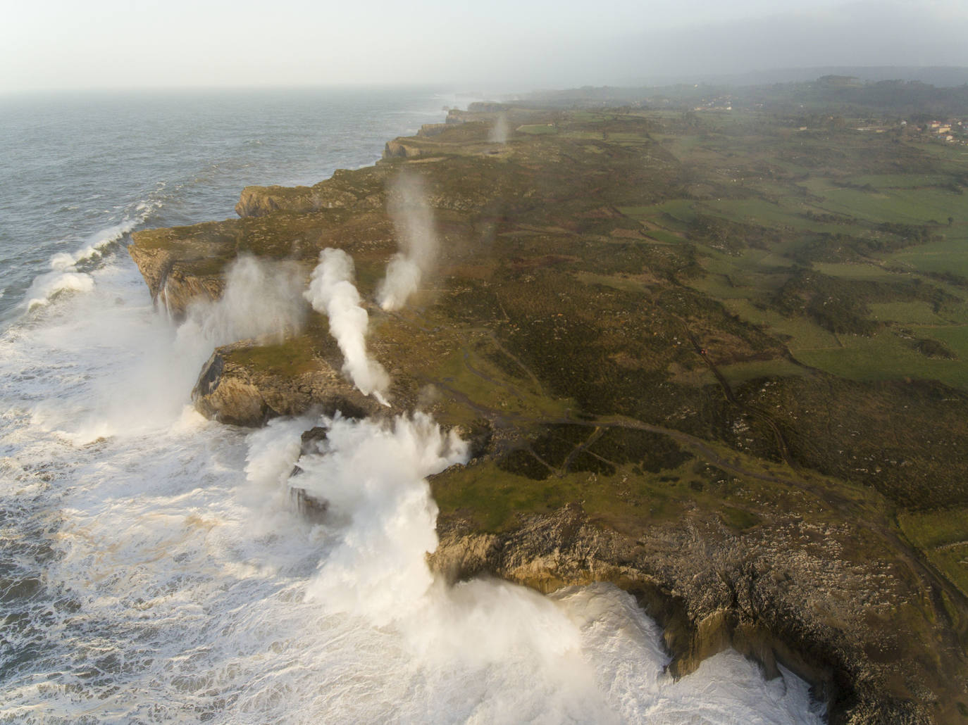 Fotos: Los bufones de Llanes, únicos en Europa
