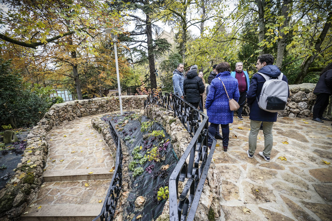 Fotos: Así ha quedado la renovada gruta del Belén de La Florida en Vitoria
