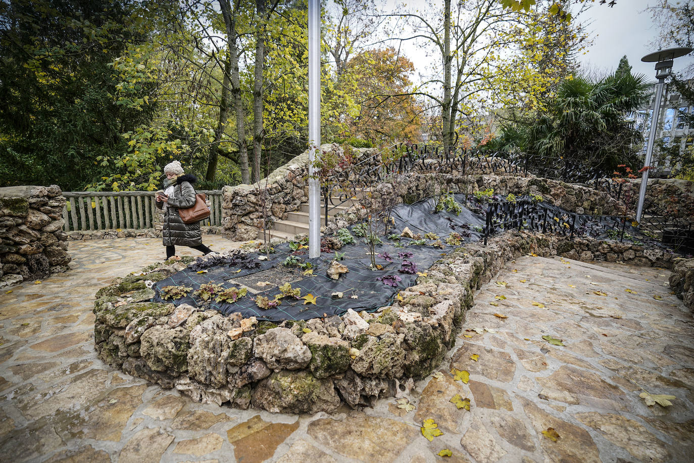 Fotos: Así ha quedado la renovada gruta del Belén de La Florida en Vitoria