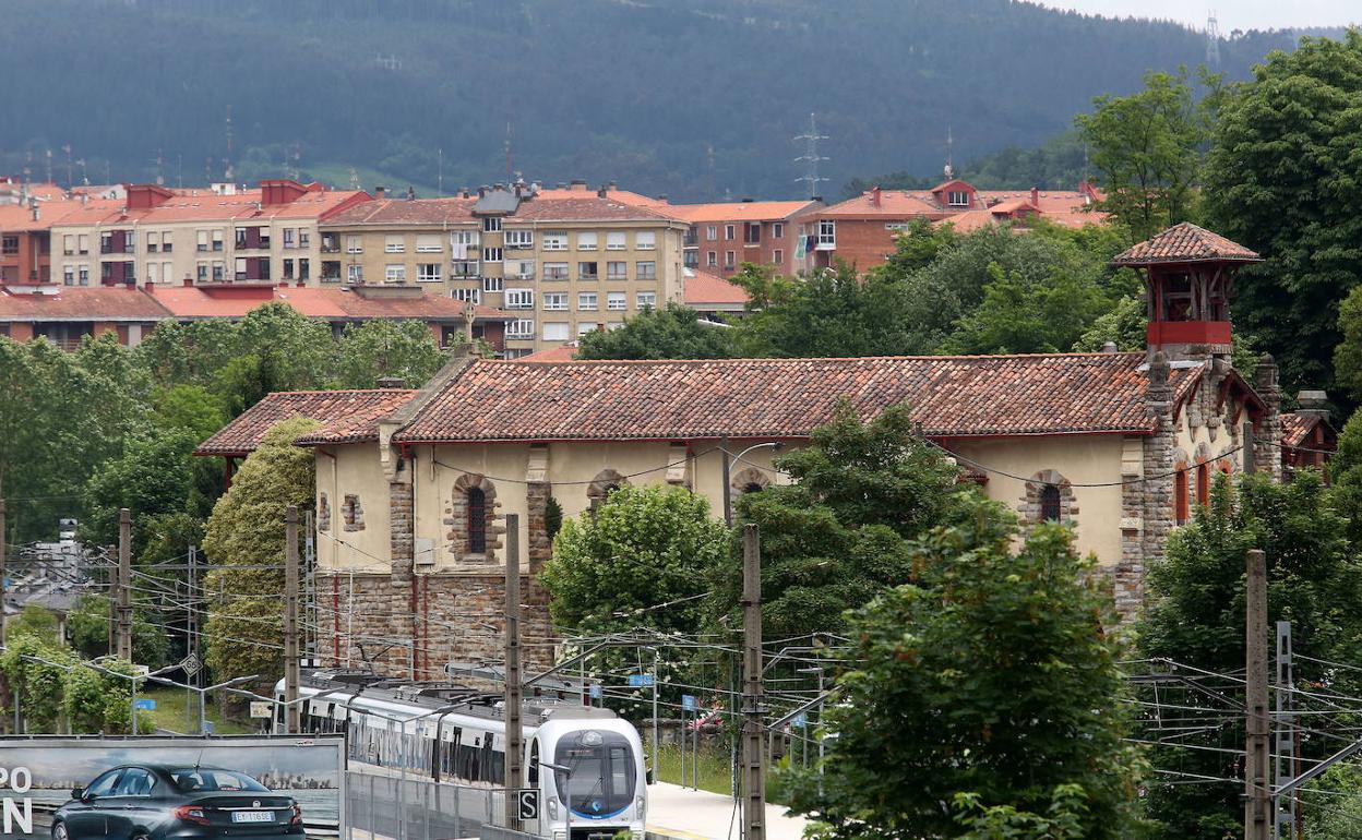 Vista de la estación de tren de Zuhatzu, en Galdakao 