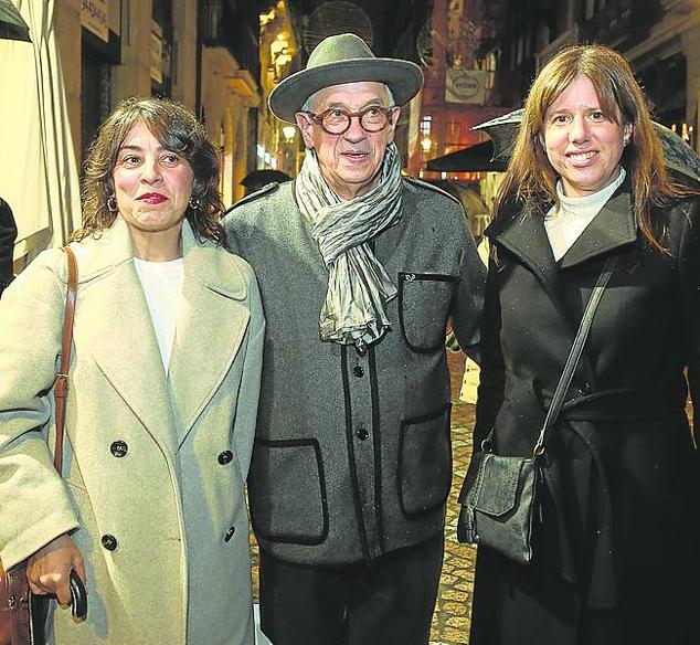 Isabel Viñas, Roberto Ibarretxe y Janire Torvisco. 