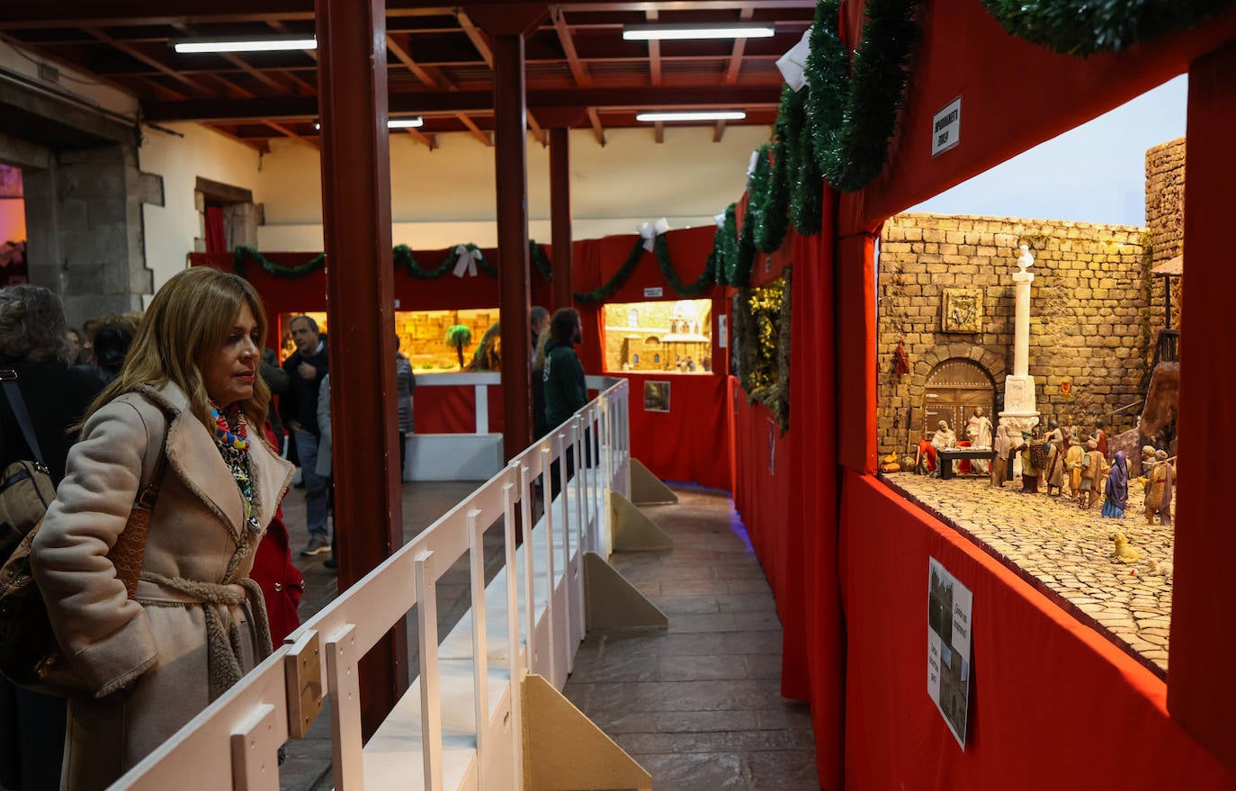 Petri Oleaga, de 92 años, ha confeccionado a ganchillo un belén con la técnica del 'amigurumi'. 