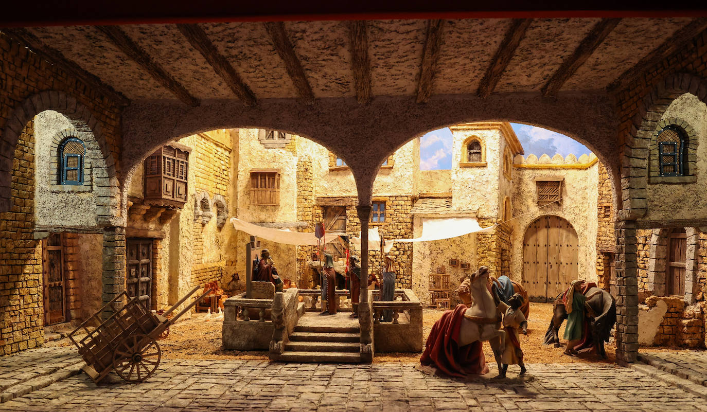 Petri Oleaga, de 92 años, ha confeccionado a ganchillo un belén con la técnica del 'amigurumi'. 