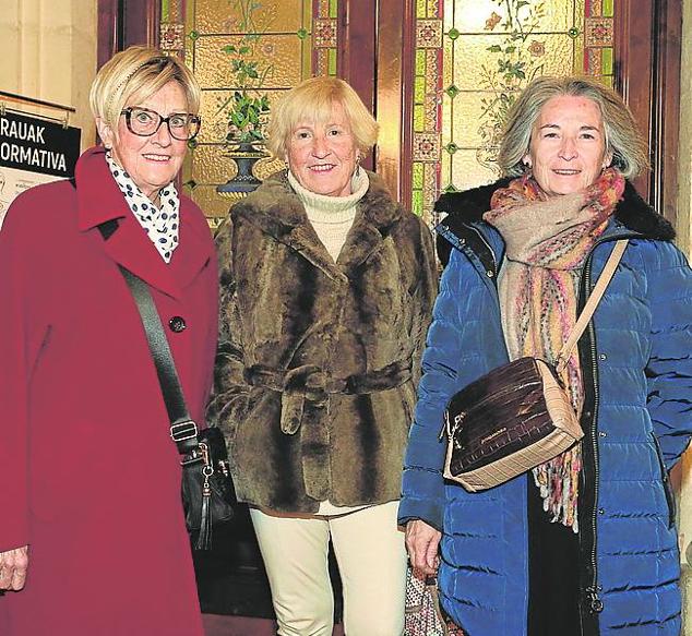 Ikerne Villanueva, Ana Merino y Yolanda Isla. 