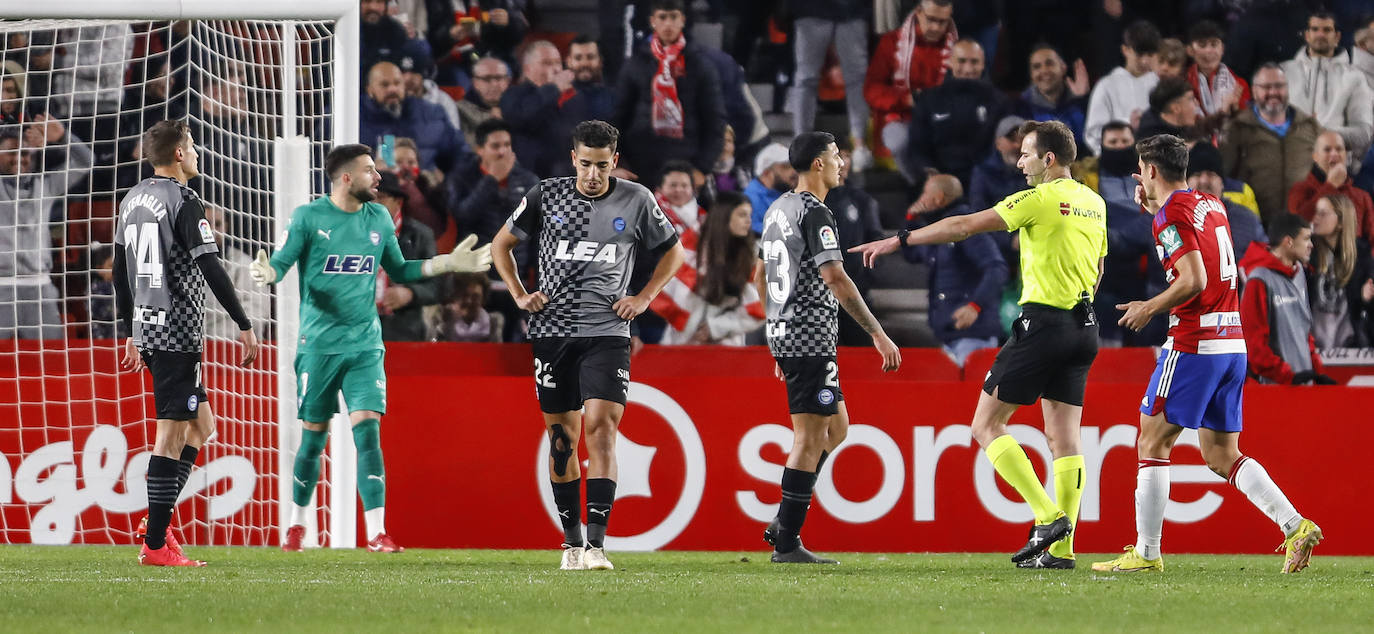 Fotos: Las fotos del Granada - Alavés