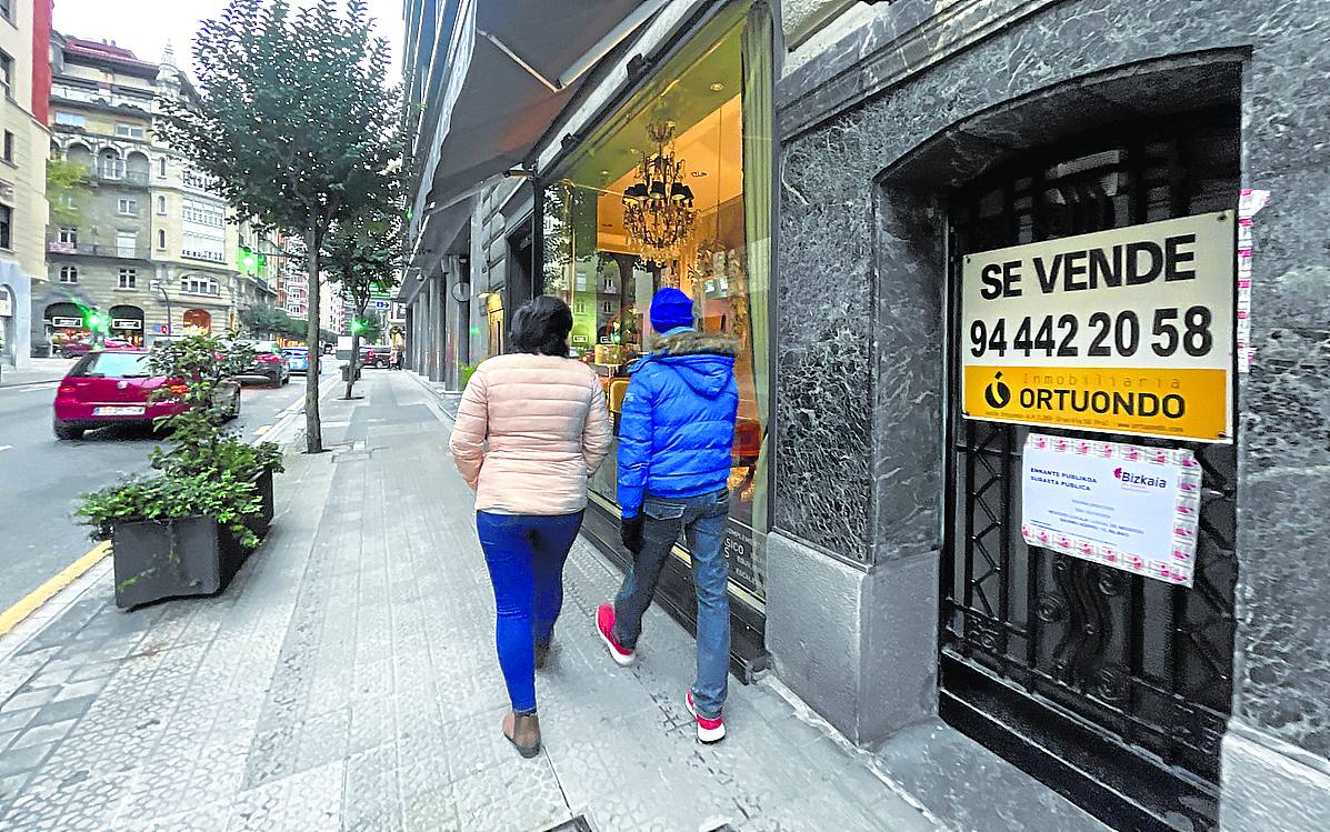 Entrada al gimnasio de los horrores, en el número 12 de la calle Máximo Aguirre. 