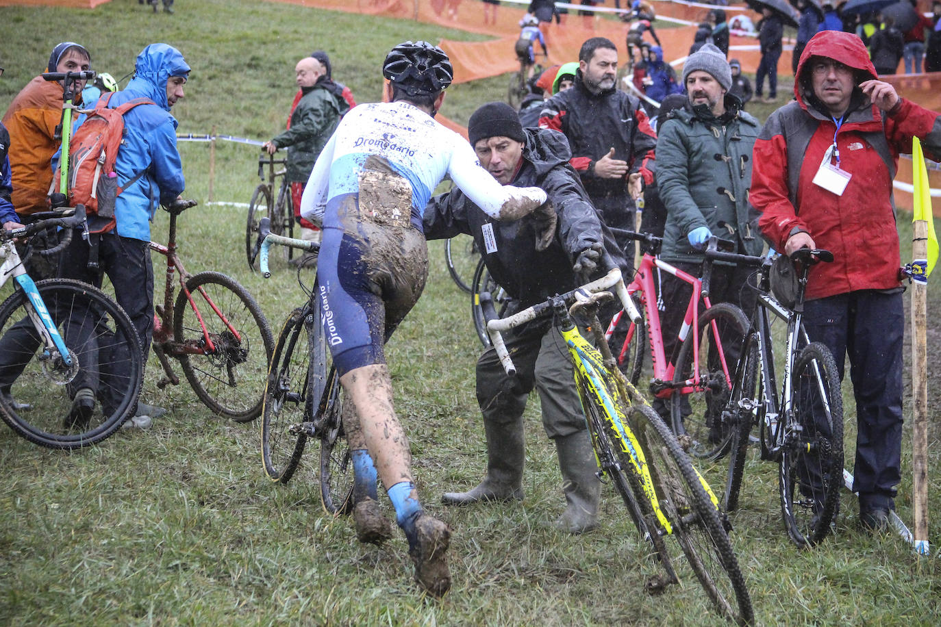 Fotos: Sánchez y Odriozola dominan en Amézaga