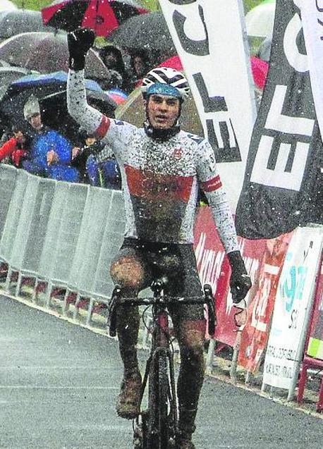 Imagen - El alavés Corres ganó en juveniles.