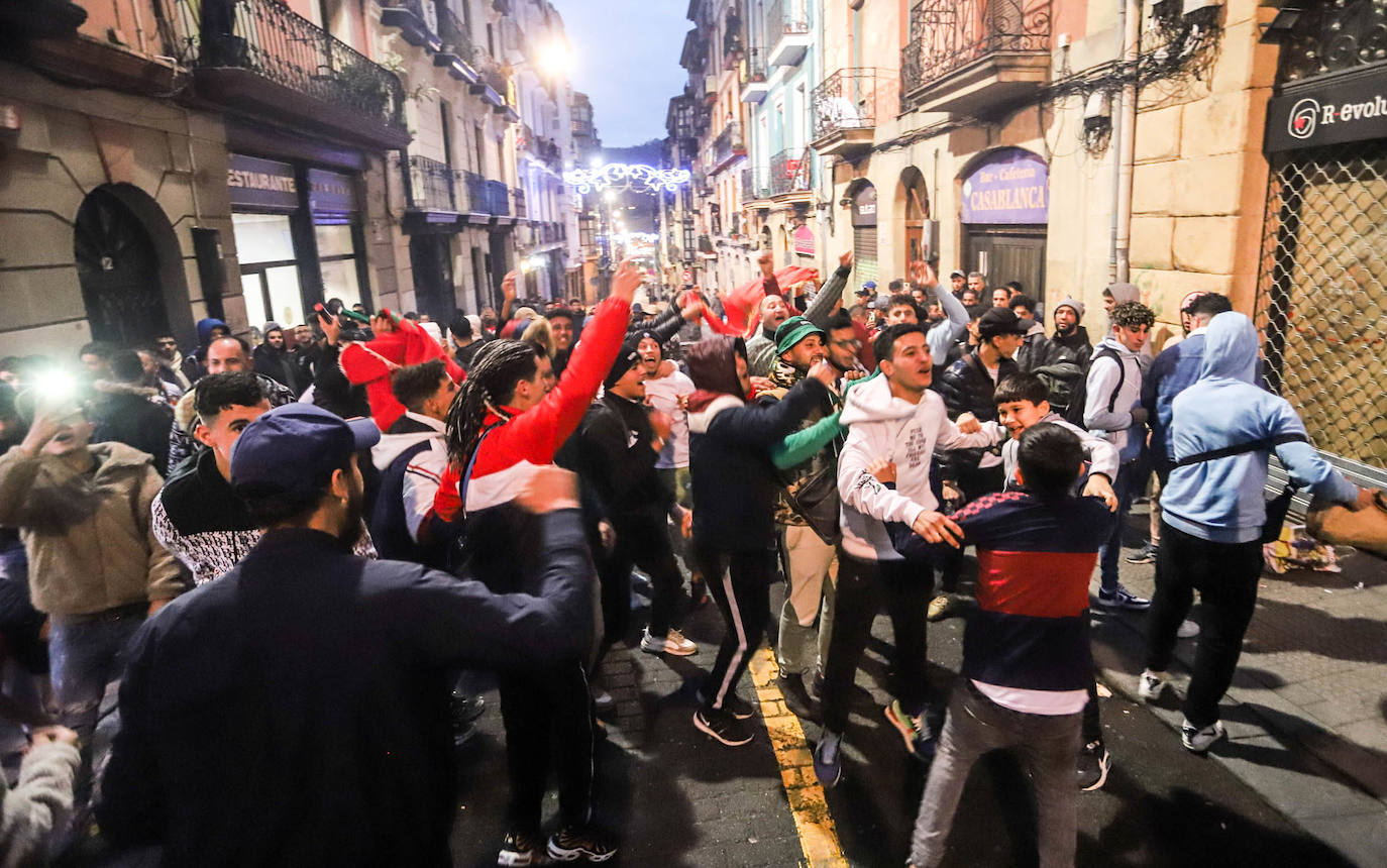 Fotos: La celebración de la afición marroquí por la victoria de su selección ante La Roja