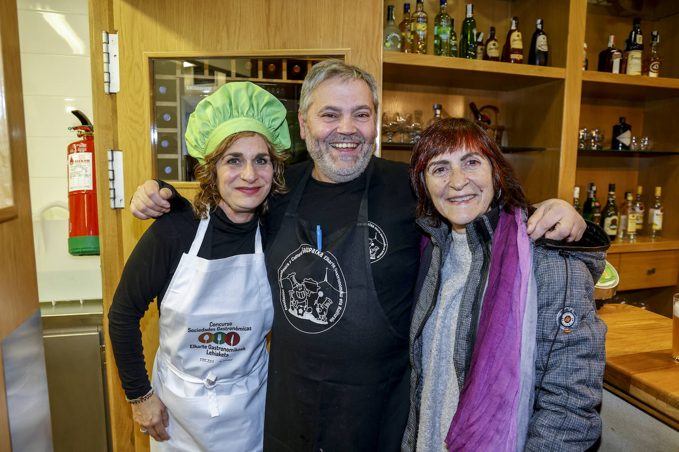 Foto de familia de la sociedad gastronómica Gaupatxa. 