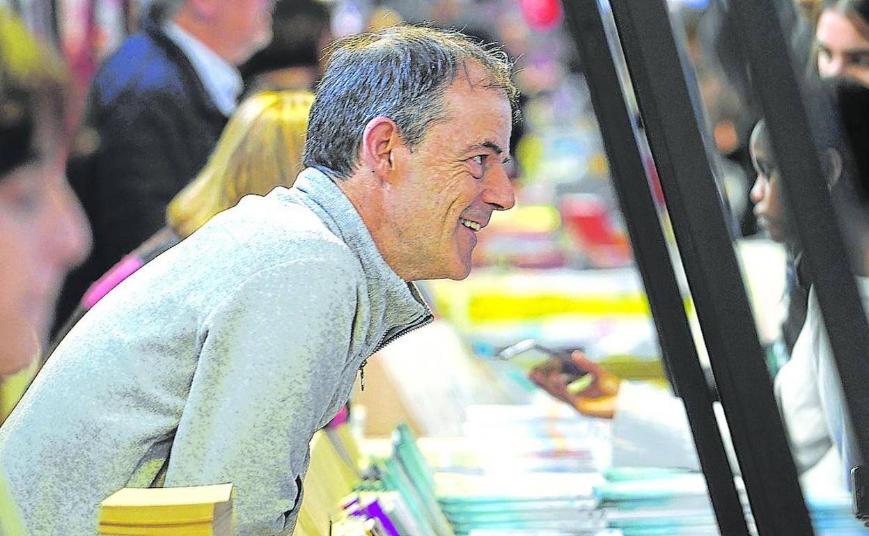 El autor de la saga de novela negra de Touré se reencontró ayer con sus lectores. 