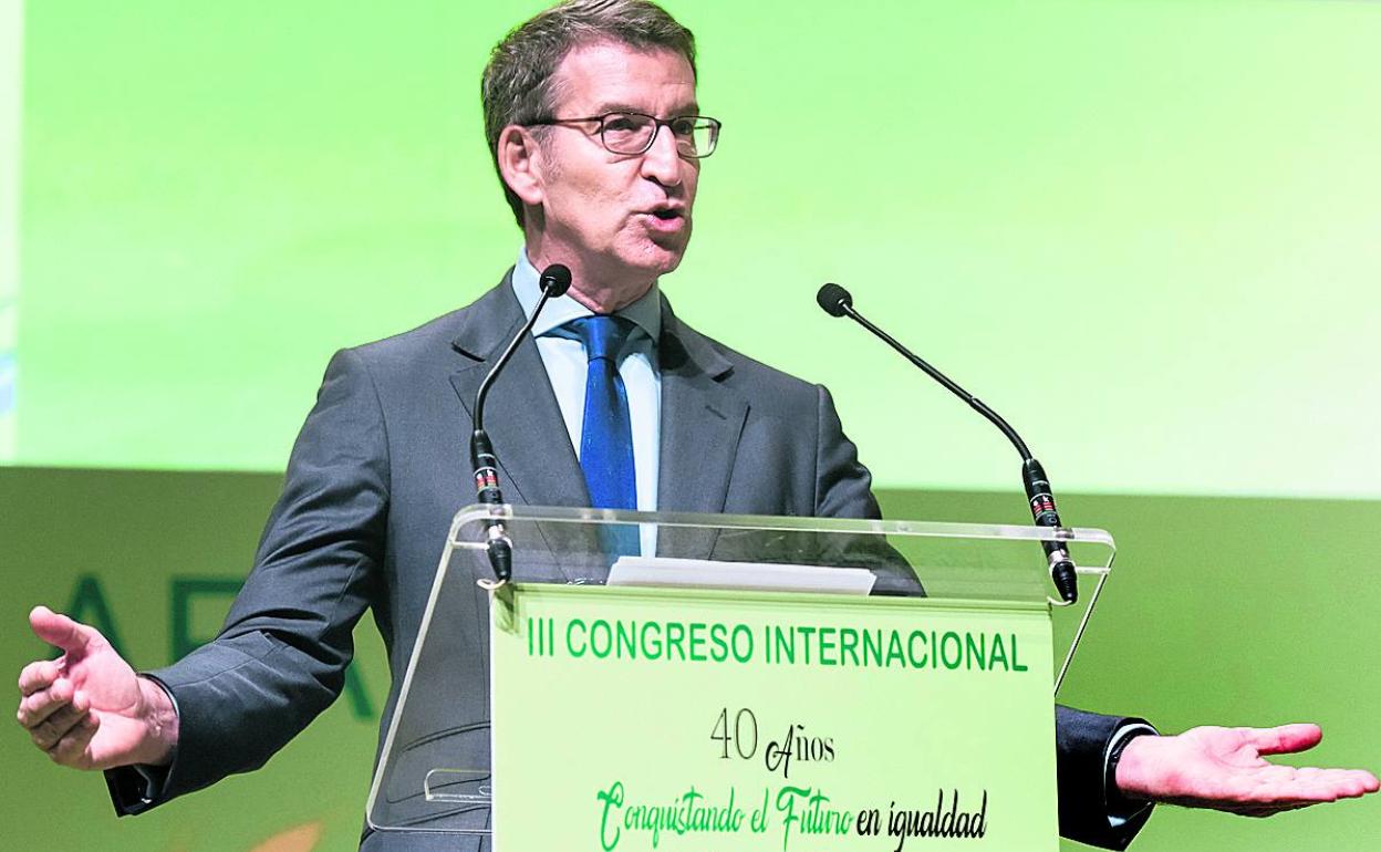 Núñez Feijóo, durante el Congreso de Mujeres Rurales que se celebró ayer en Madrid. 