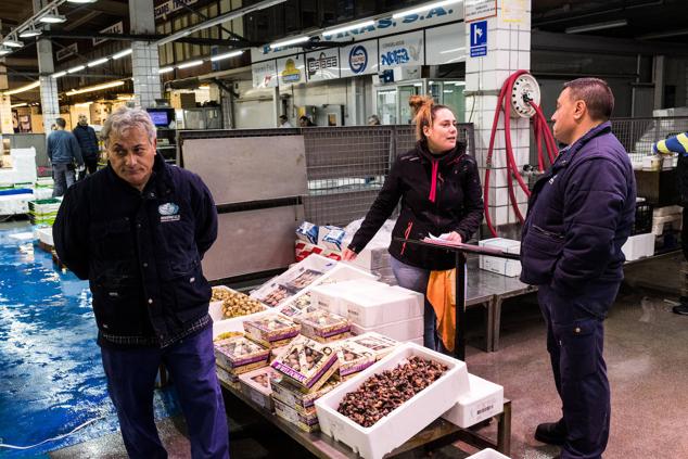 Compras de Navidad. MercaBilbao. Basauri. Bizkaia. 