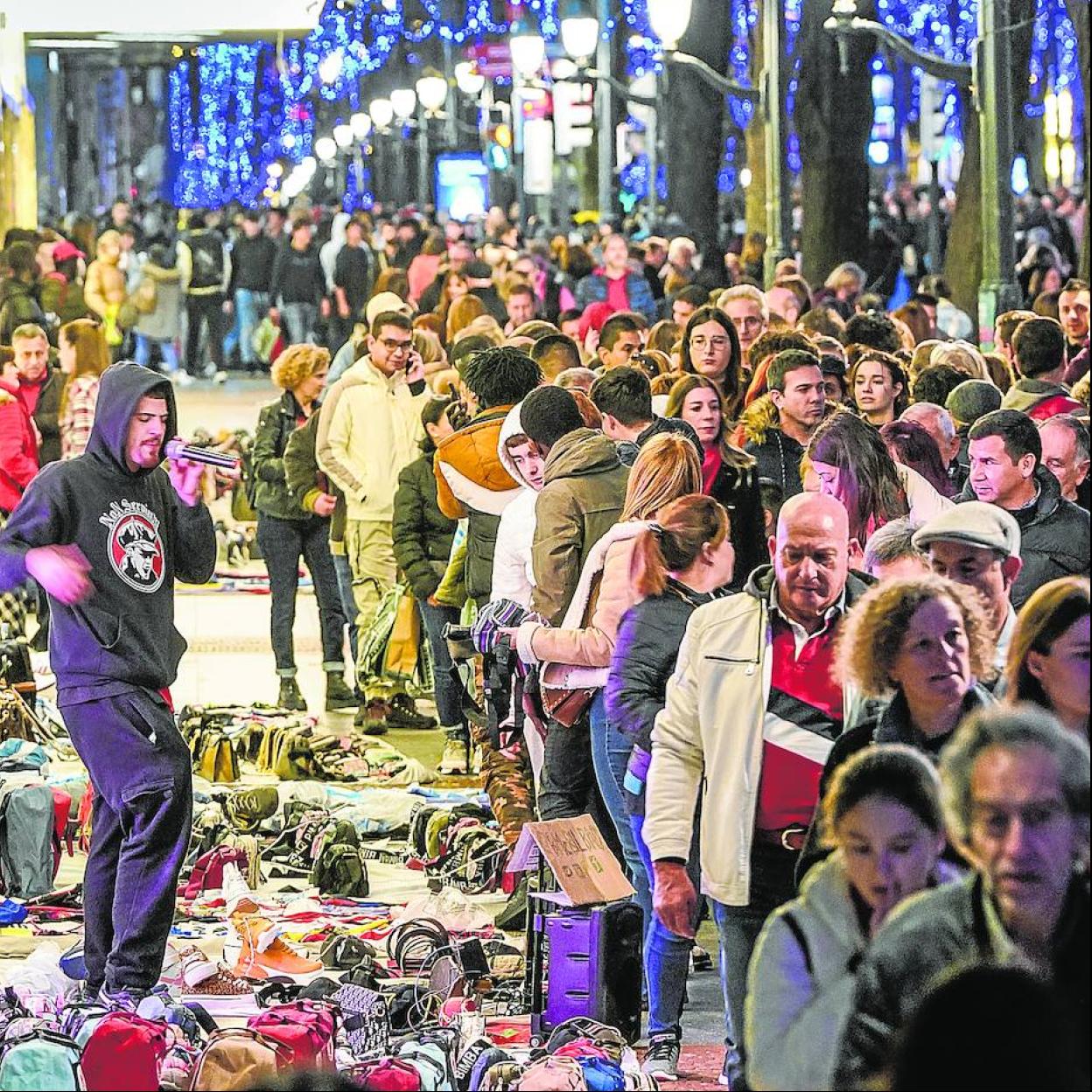 La zona de Gran Vía entre la plaza Circular y Urquijo volvió a estar entre las más concurridas de la ciudad. 