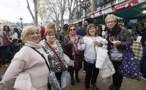 Maite Abaila, Pilar Rodas, Leonor Gómez, María José Sánchez y Mila González. 