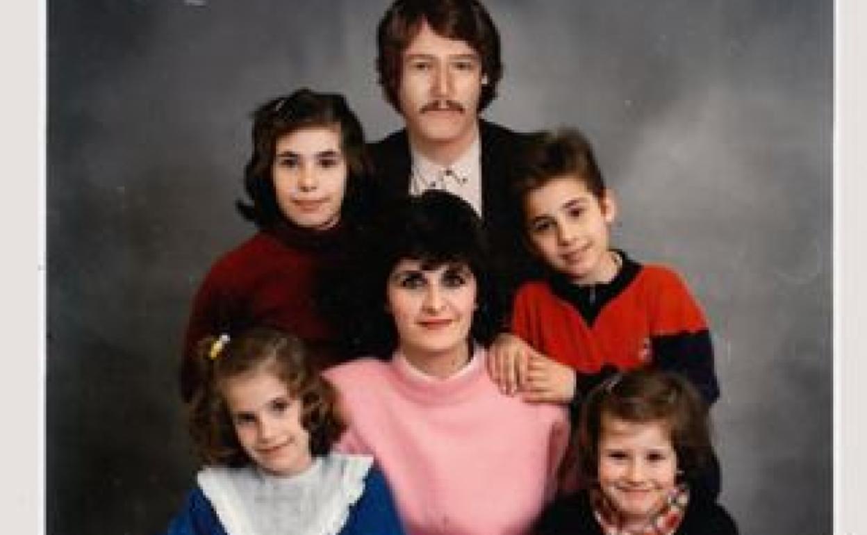 DGT | La familia que nunca pudo tener esta foto en Navidad