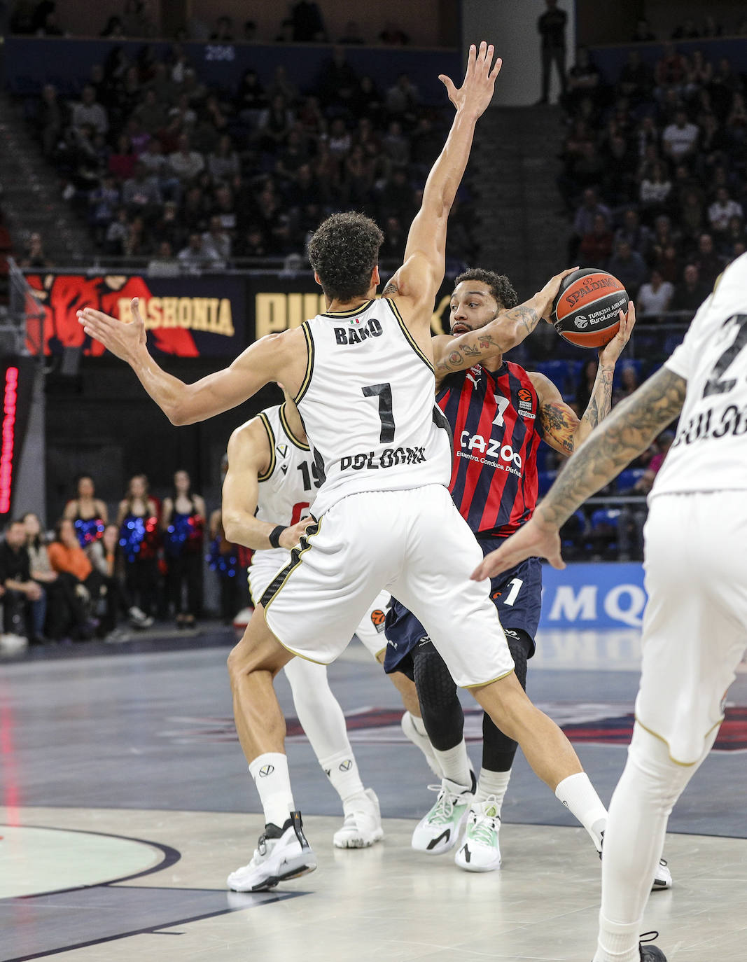 Fotos: Las fotos del Baskonia - Virtus de Bolonia