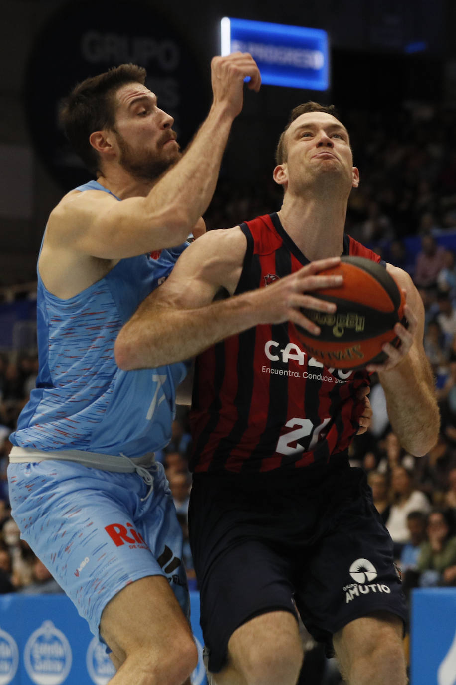 Fotos: Las mejores imágenes del Breogán - Baskonia