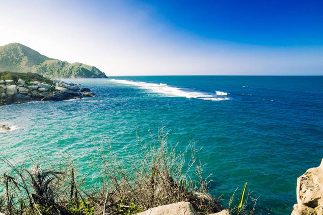 Parques Nacionales Naturales (PNN) de Colombia. La red de parques nacionales naturales puede ser un magnífico hilo conductor para animarnos a recorrer el país. Desde la belleza de las playas de Tayrona hasta los picos del parque nacional natural Los Nevados, las 59 áreas protegidas del país son una visita obligada para los amantes de la naturaleza.
